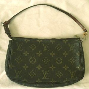 Authentic Louis Vuitton Pochette